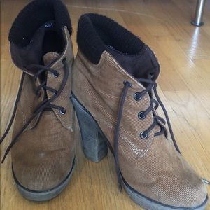 Brown sweater boots